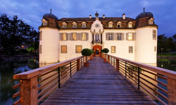 Restaurant Schloss Bottmingen  - Copyright © by 