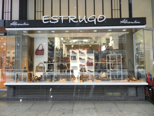 ESTRUGO - Copyright © by 