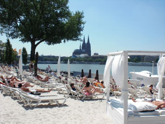 km 689 - Cologne Beach Club - Copyright © by 