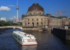 Museuminsel Berlin mit Fernsehturm im Hintergrund