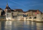 Mittlere Rheinbrücke und Basel am Wasser