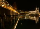 Kapellbrücke mit Wasserturm mit Bick auf die Jesuitenkirche bei Nacht